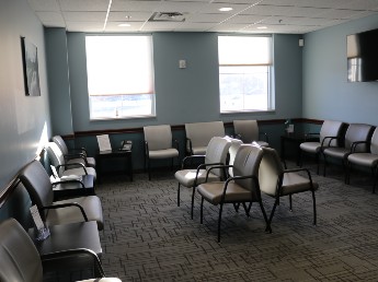 waiting room at oswego road clinic near liverpool ny syracuse orthopedic specialists